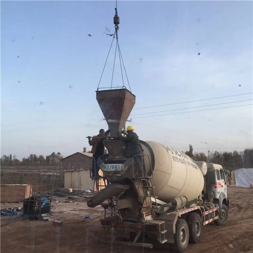 龙湖区“精准瞄准”—— 吊车的 “定位导航” 技术